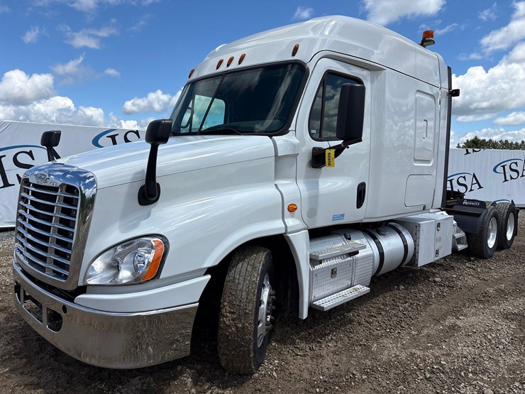 2017-freightliner-cascadia-125-image-1