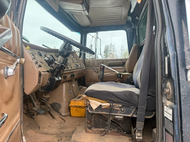 #1434-•-1990-ford-quad-axle-dump-truck-image-41