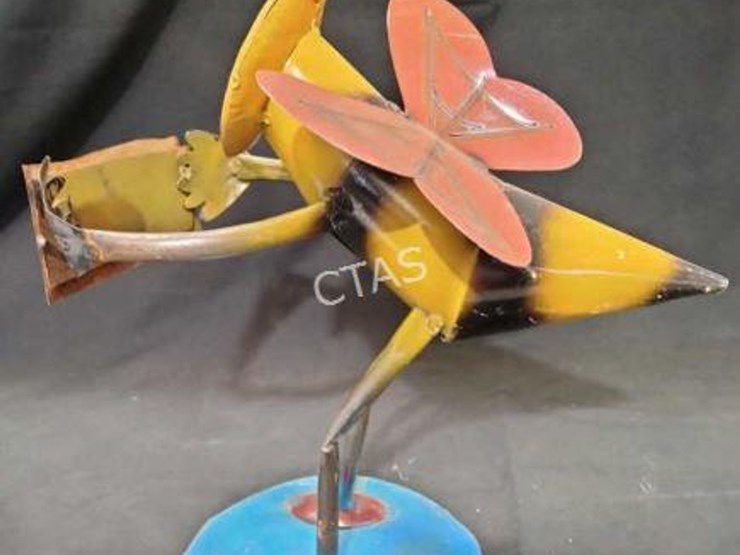 #30-•-metal-art---bee-w/-welcome-sign-image-2