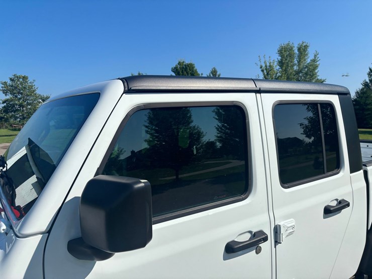 #2170-•-2023-jeep-gladiator-pickup-image-11