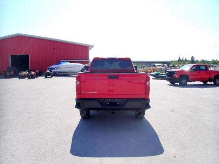 2023-chevrolet-silverado-2500-image-6