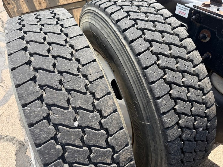 2018-kenworth-t880-image-70