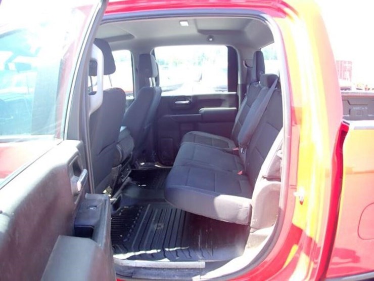 2022-chevrolet-silverado-2500-image-27