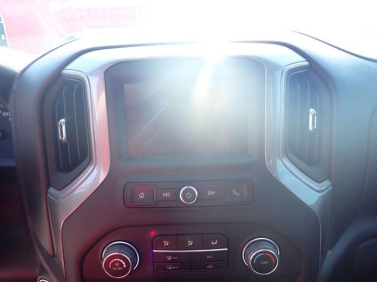 2023-chevrolet-silverado-1500-image-19