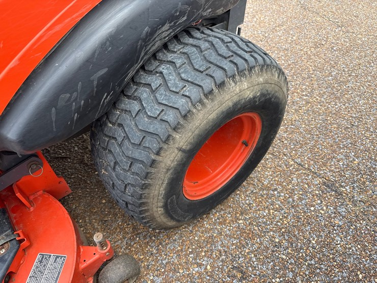 kubota-zd331-image-12