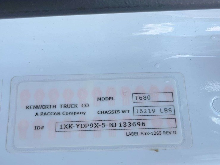 2022-kenworth-t680-image-17