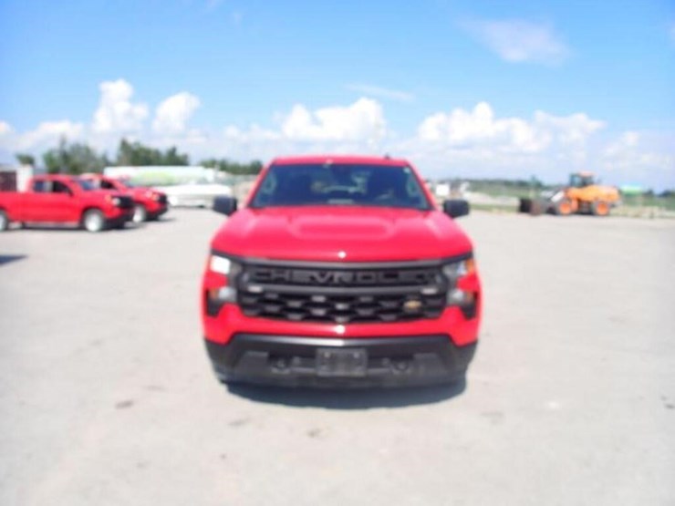 2024-chevrolet-silverado-1500-image-2