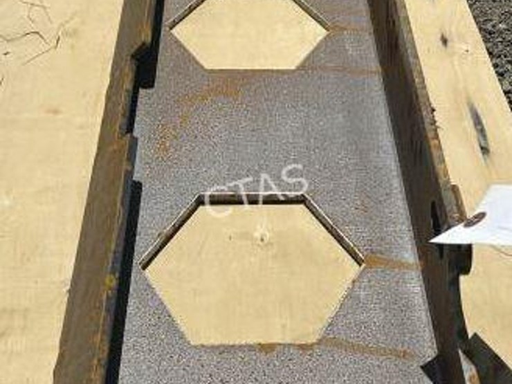 #44-•-mini-skid-steer-dingo-mounting-plate-image-2