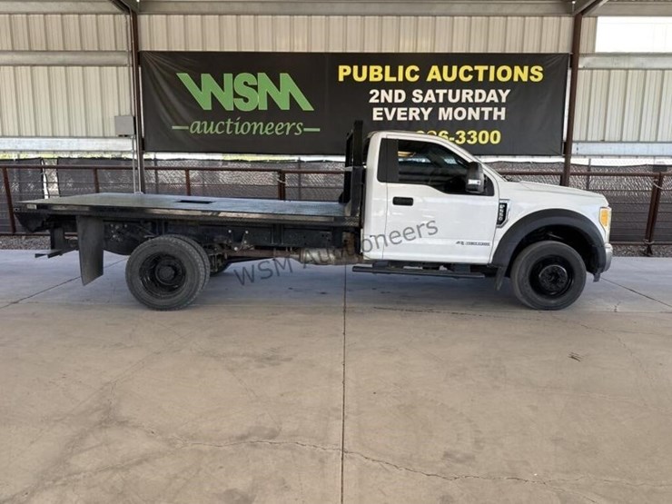 2017-ford-f550-image-1