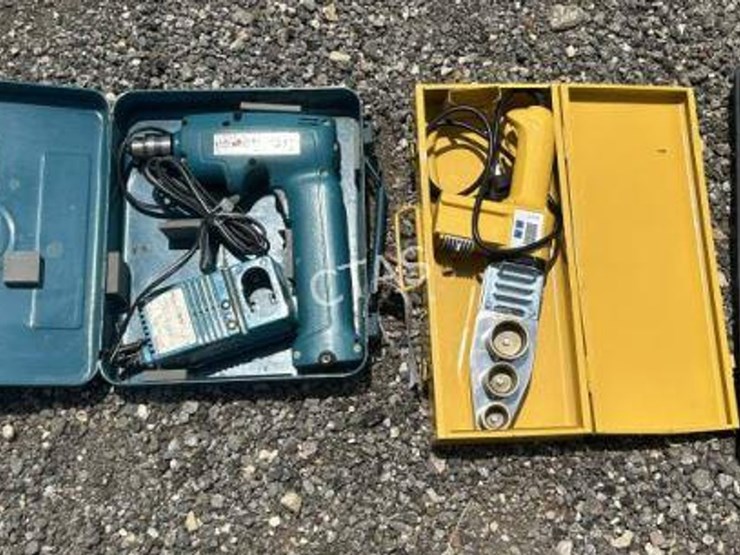 #232-•-makita-6012hd-cordless-drill-set,-plastic-welding-image-2