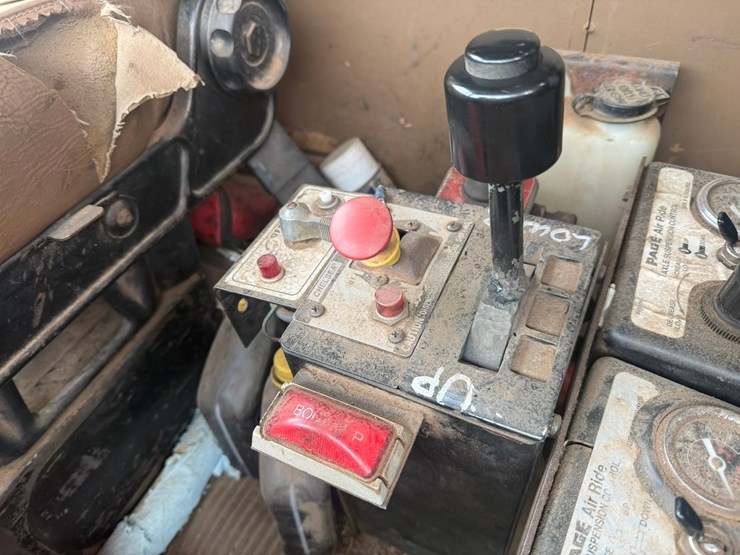 #1434-•-1990-ford-quad-axle-dump-truck-image-44