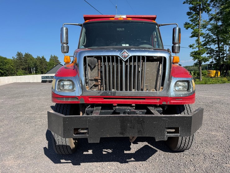 #1422-•-2006-international-7600sfa-tri-axle-dump-truck-image-8