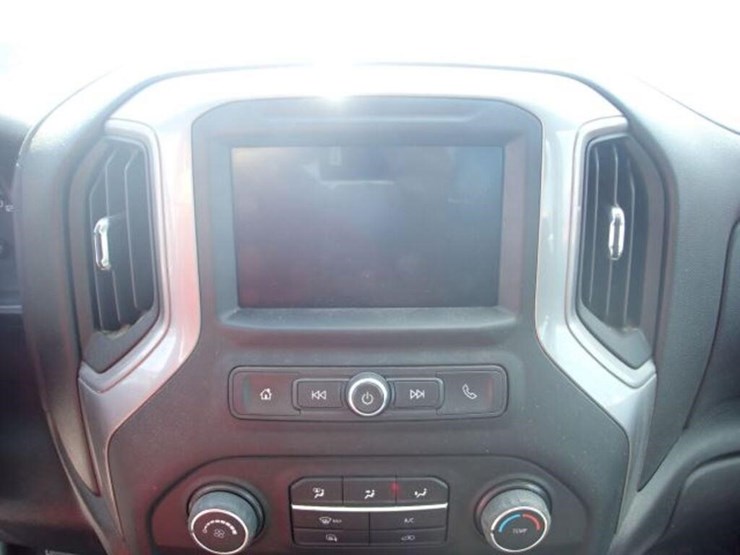 2022-chevrolet-silverado-2500-image-19