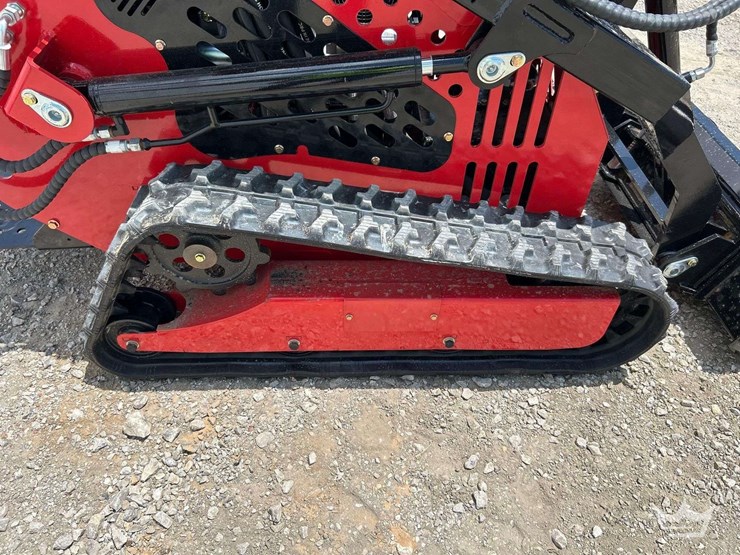 mini-skid-steer-loader-image-14