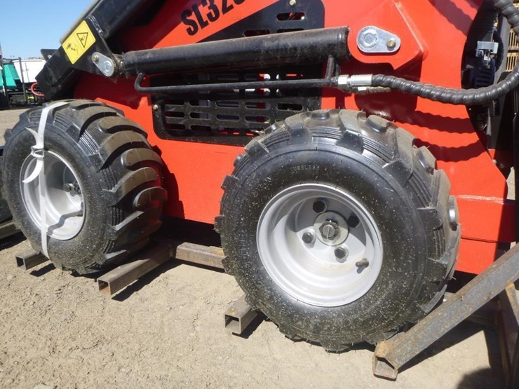 2026-sdlool-323tz-skid-steer-loader-image-19