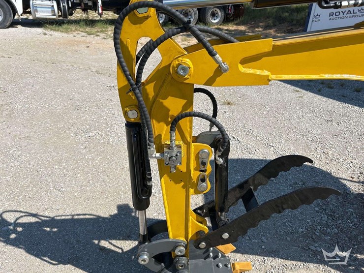 yanmar-enging-excavator-image-17