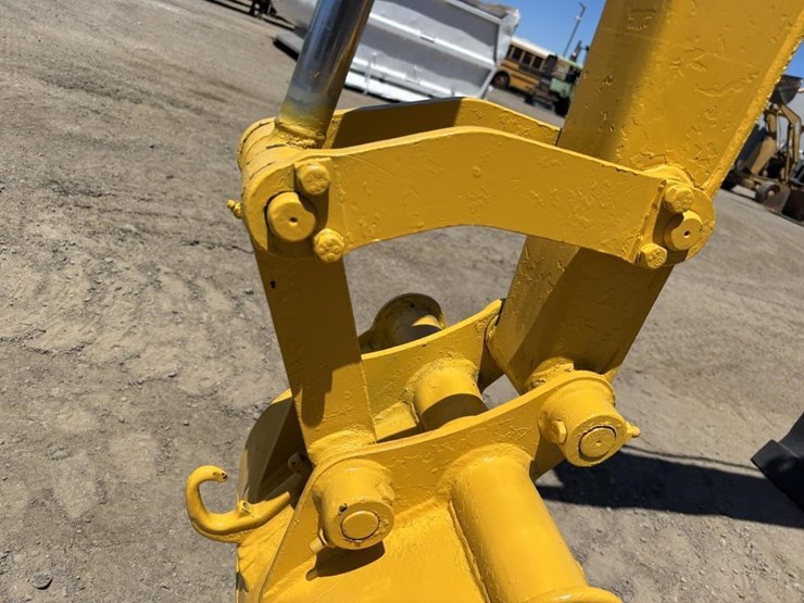 komatsu-pc10-5-image-12