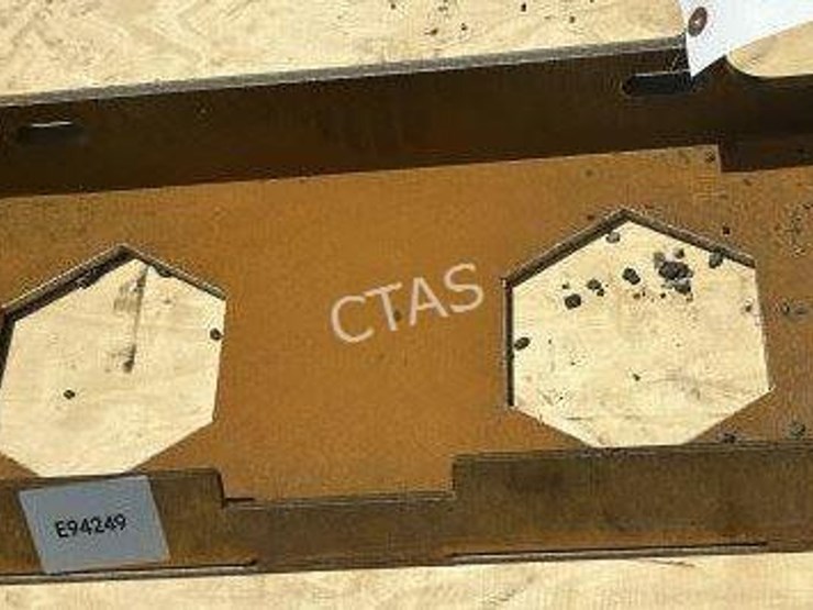 #47-•-mini-skid-steer-dingo-mounting-plate-image-1
