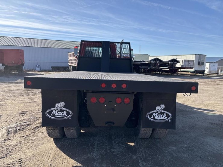 1976-mack-dm600-image-3