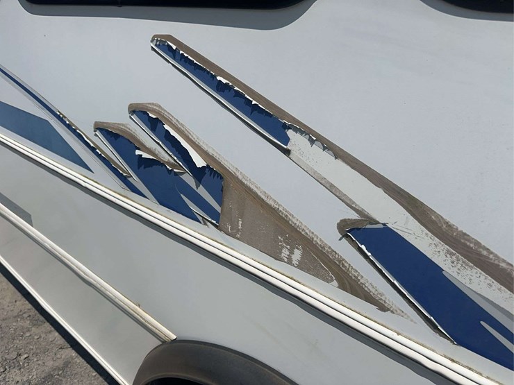 2005-ford-e450-image-15