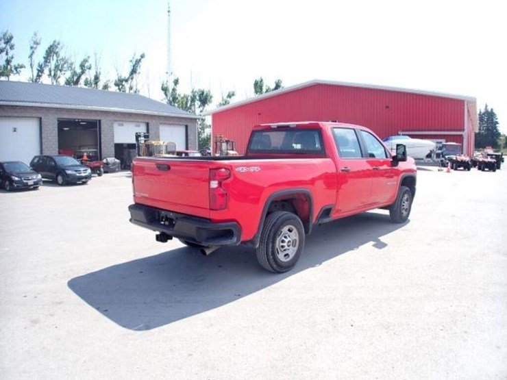 2022-chevrolet-silverado-2500-image-5