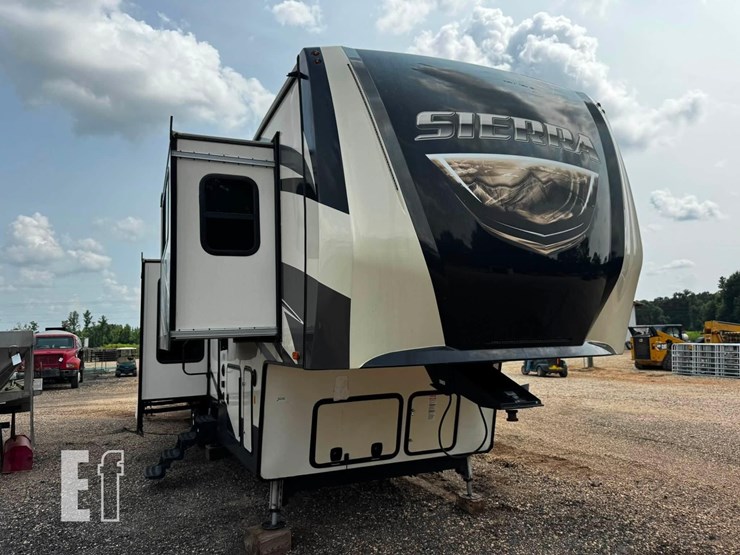 2018-sierra-camper-6948-image-6