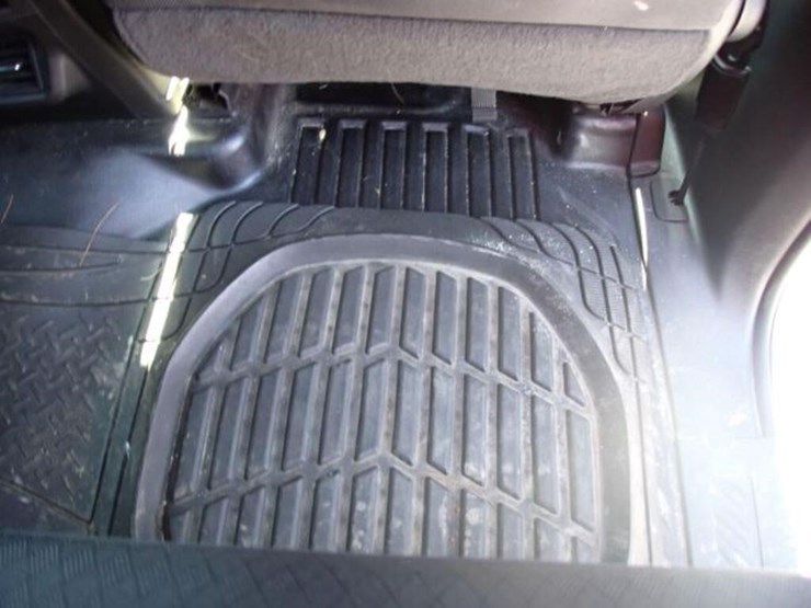 2023-chevrolet-silverado-2500-image-37