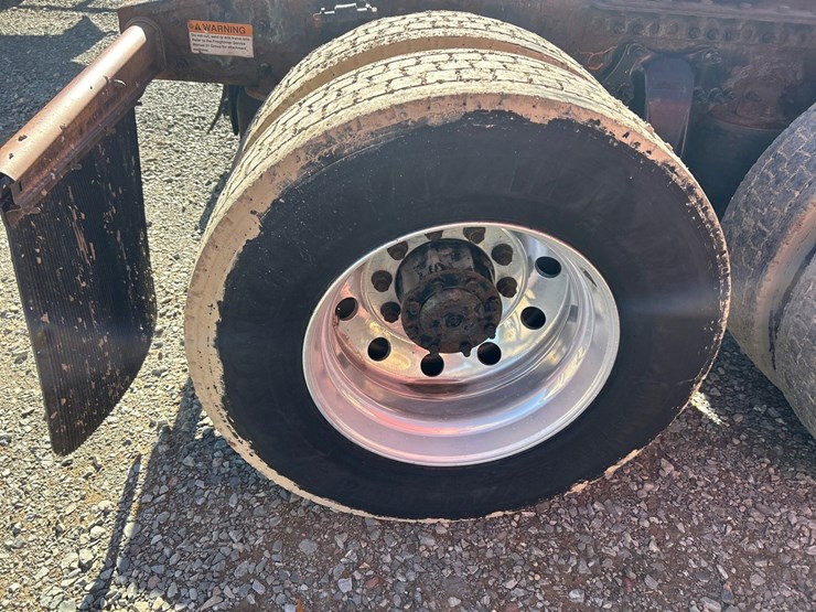 2017-freightliner-cascadia-125-image-98