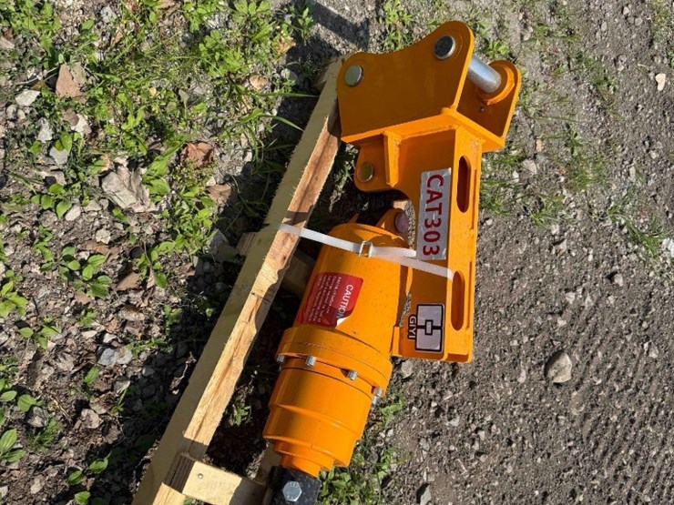 caterpillar-303-image-1