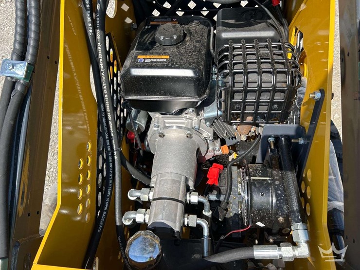mini-skid-steer-loader-image-7