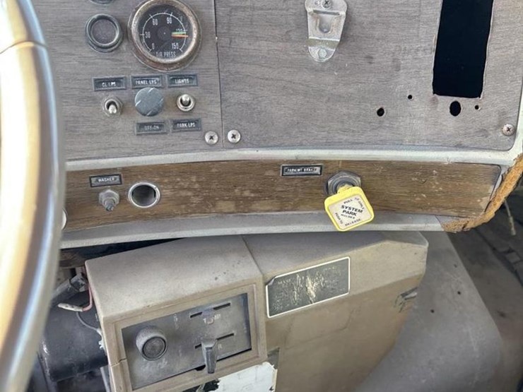 1976-mack-dm600-image-27