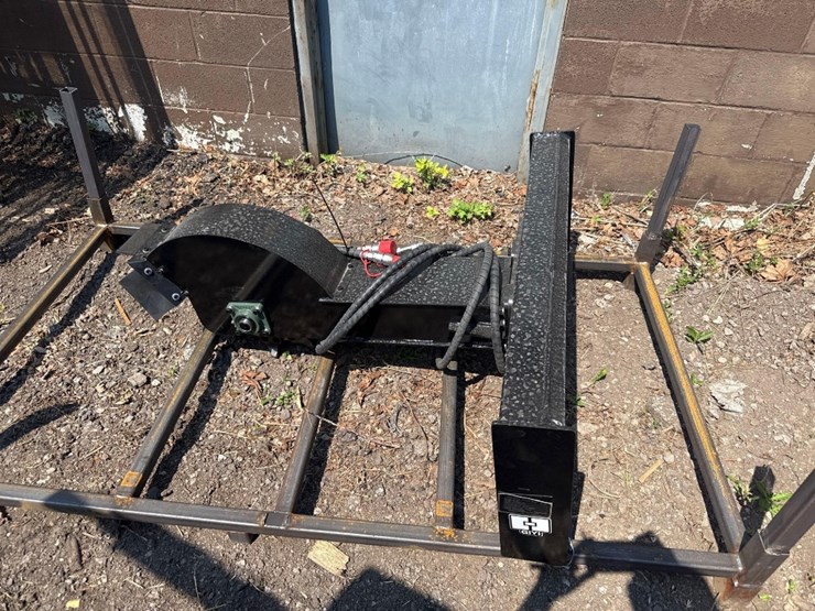 new-giyi-co-skid-steer-stump-grinder-image-1