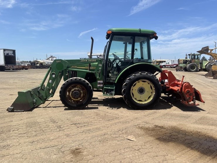 john-deere-5220-image-5