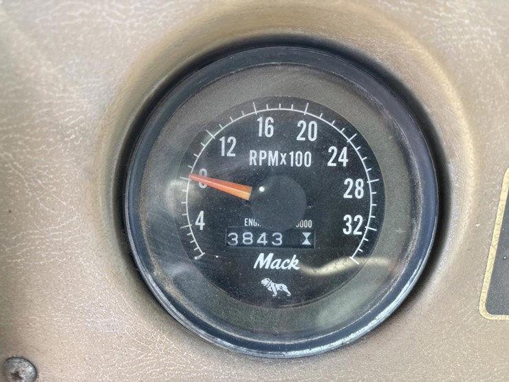 1976-mack-dm600-image-29
