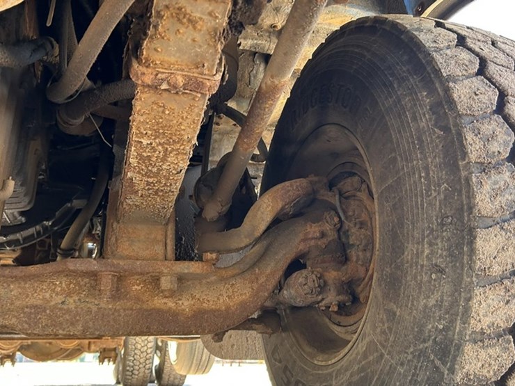 #1433-•-2005-western-star-tri-axle-day-cab-truck-tractor-image-34