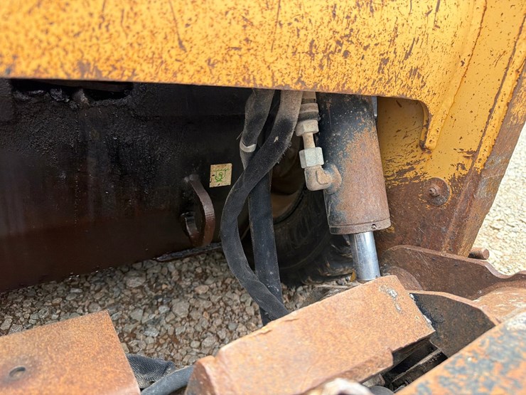 caterpillar-242b-image-38