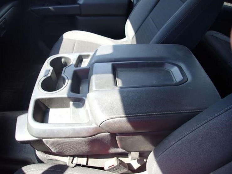 2022-chevrolet-silverado-2500-image-22