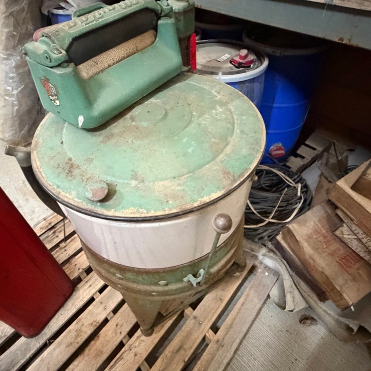 #1807 • Maytag Ringer Washer