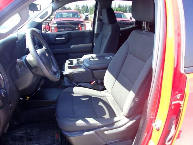 2024-chevrolet-silverado-1500-image-15