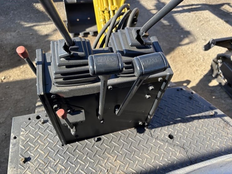 yanmar-hydraulic-excavator-image-24