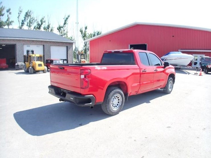 2024-chevrolet-silverado-1500-image-5