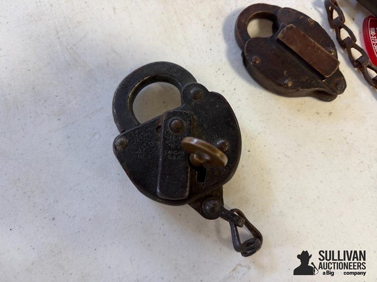 antique-locks-image-3