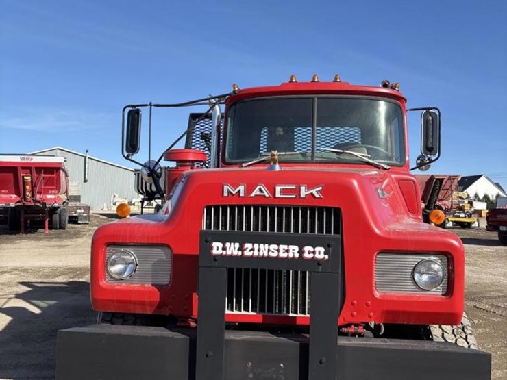 1976-mack-dm600-image-6