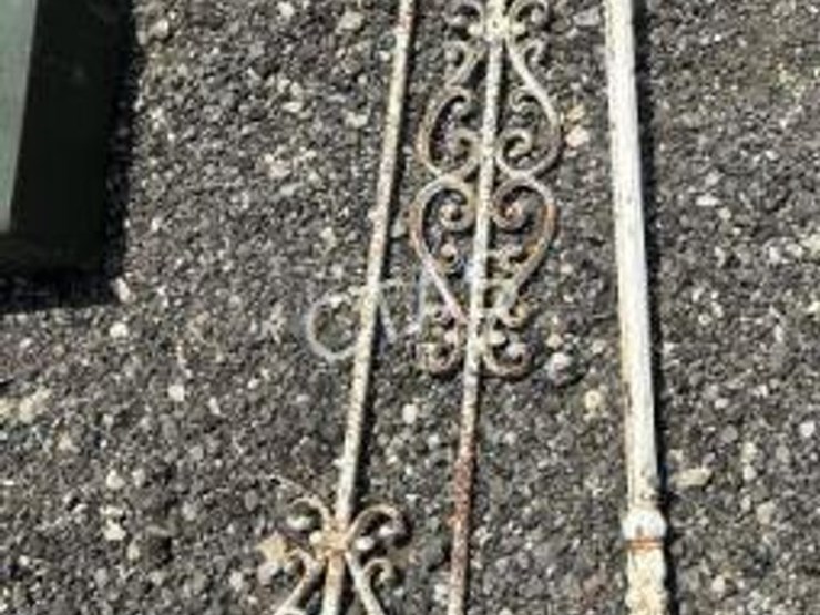 #221-•-wrought-iron-garden-stakes-image-3