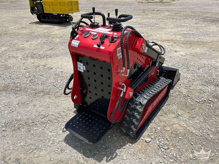 mini-skid-steer-loader-image-3