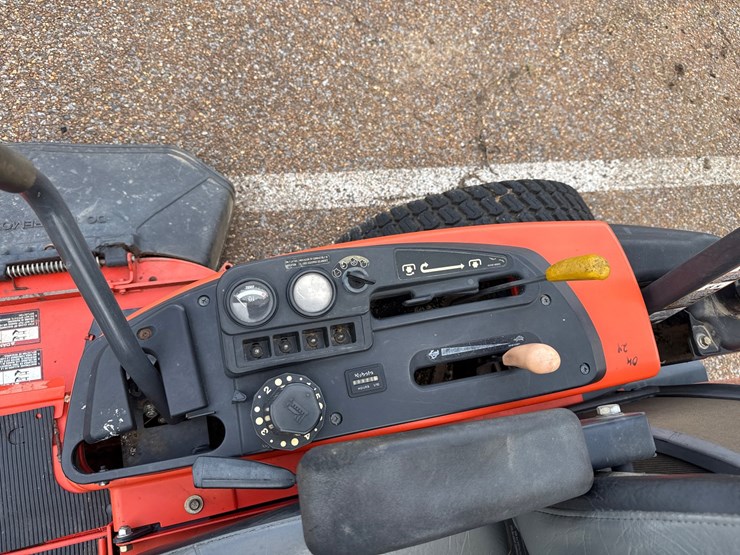 kubota-zd331-image-14