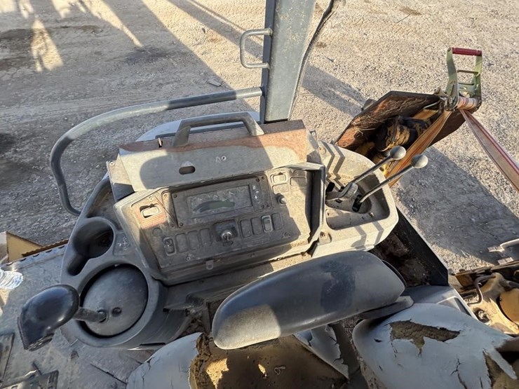 2001-deere-310g-image-18