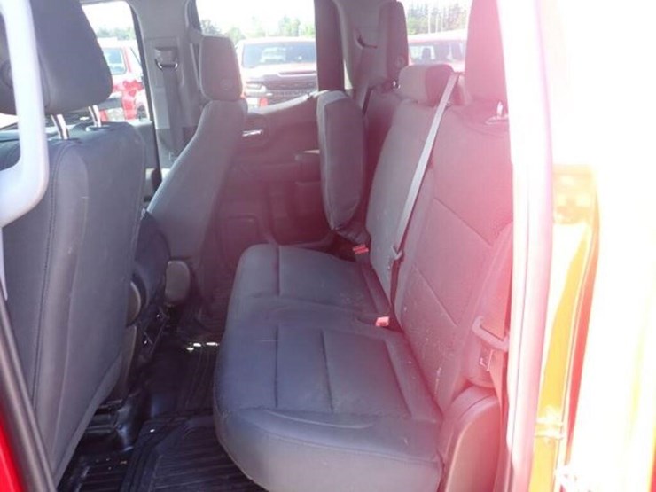 2024-chevrolet-silverado-1500-image-26