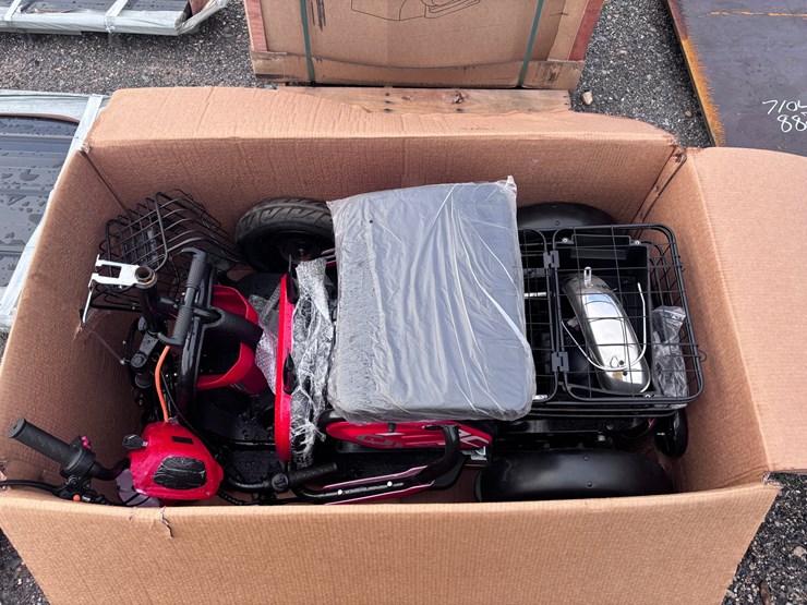 #8044-•-2026-mms-md-ds-tricycle-image-1