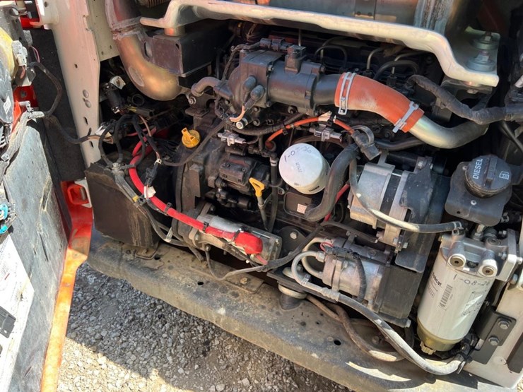 2023-bobcat-t770-image-14
